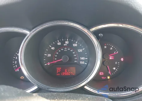 2011 Kia Sorento Lx z USA, uszkodzony, nr VIN 5XYKT3A15BG023277